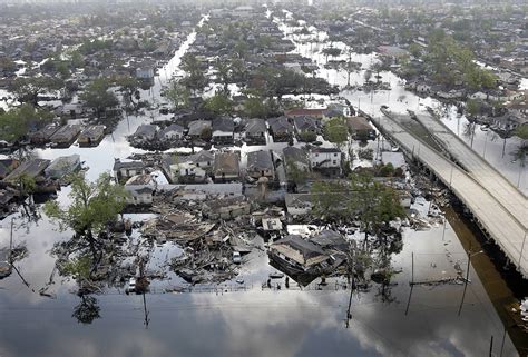 Hurricane Katrina: En Katastrof av Naturkrafter och Mänsklig Svikt i 2100-Talets USA